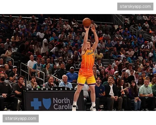 黄蜂克尼普尔三分产量效率双冠，空间拉开能力激活全队进攻体系